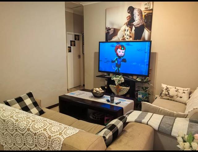 2 BEDROOM PROPERTY TO RENT IN MOOIKLOOF RIDGE ESTATE